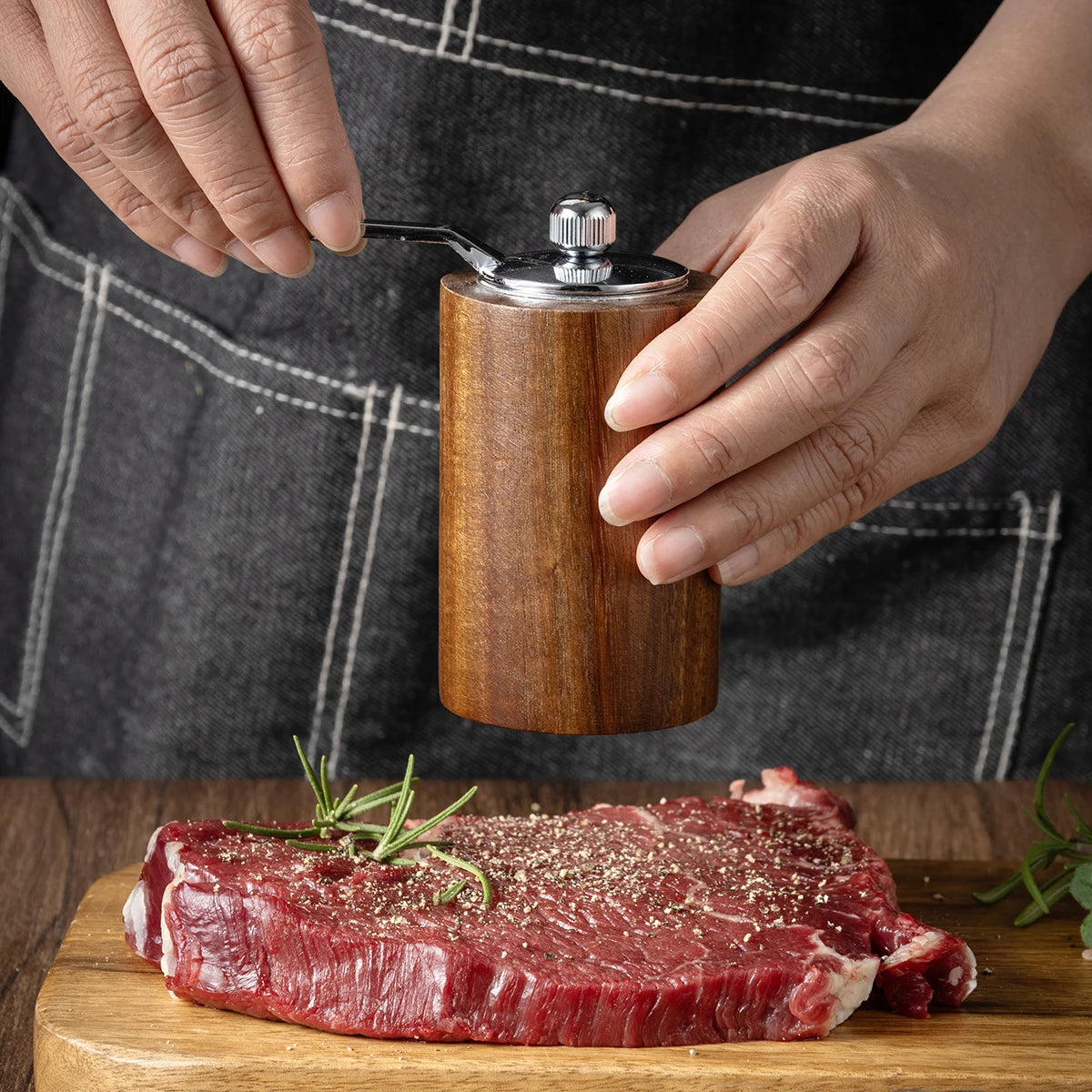 Hand Cranked Manual Pepper or Salt Grinder